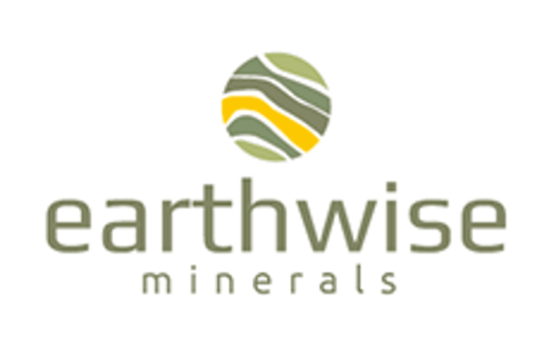 Earthwise Minerals Completes Private Placement and Makes Changes to the Management Team